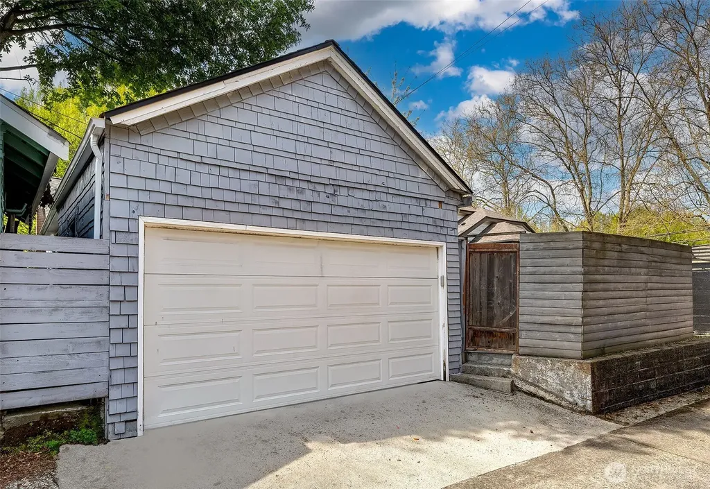 954 19th Avenue E Seattle WA 98112