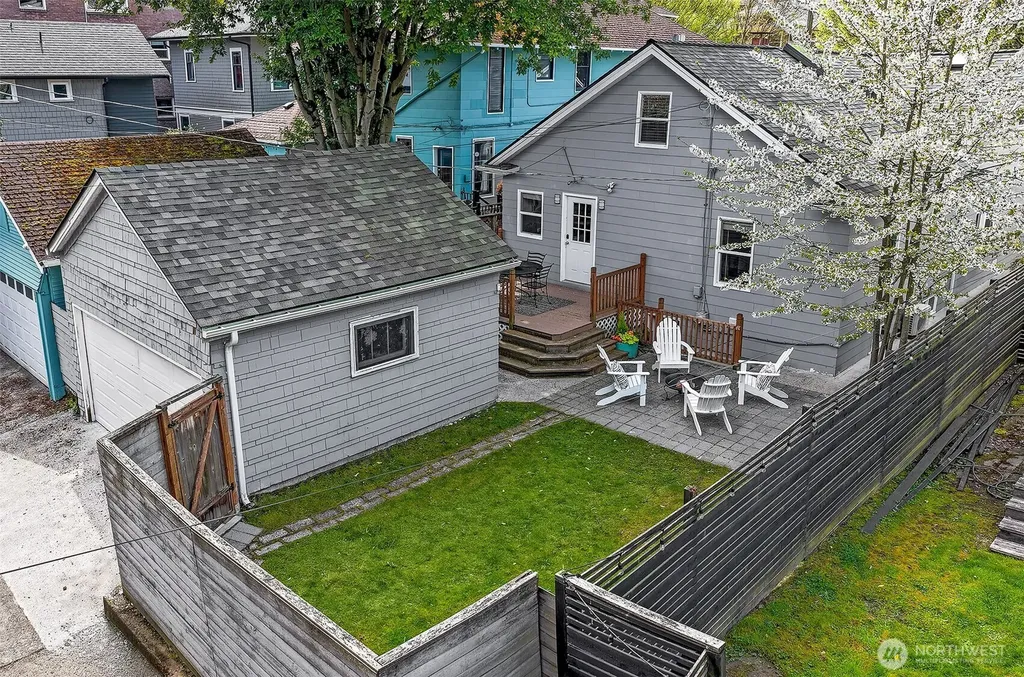 954 19th Avenue E Seattle WA 98112