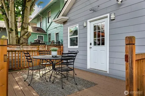 954 19th Avenue E Seattle WA 98112