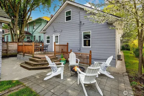 954 19th Avenue E Seattle WA 98112