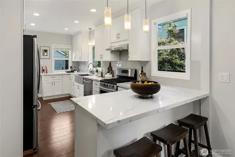 954 19th Avenue E Seattle WA 98112