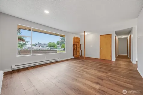 5302 93rd Place NE Marysville WA 98270