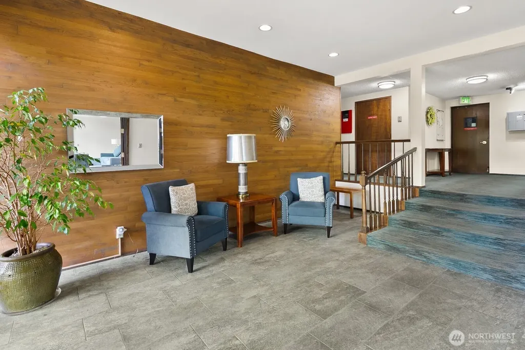 2858 32nd Avenue W Seattle WA 98199