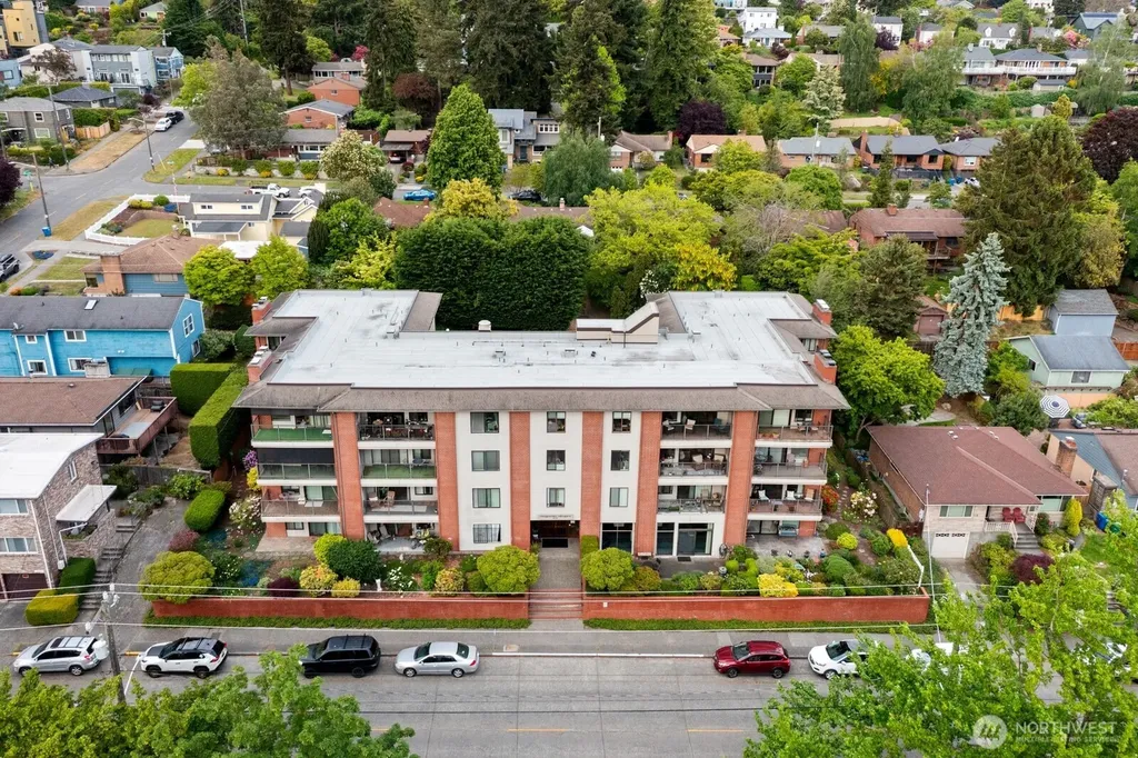 2858 32nd Avenue W Seattle WA 98199