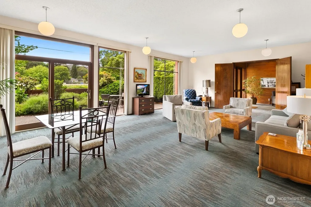 2858 32nd Avenue W Seattle WA 98199