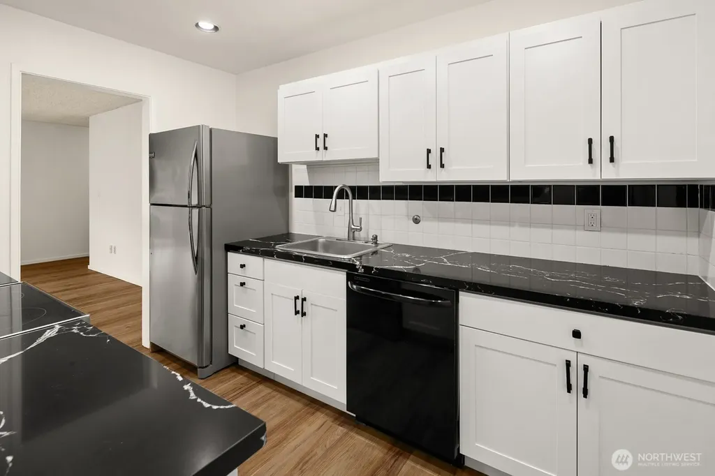 2858 32nd Avenue W Seattle WA 98199
