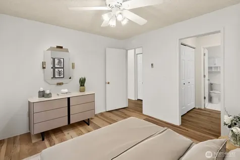 2858 32nd Avenue W Seattle WA 98199