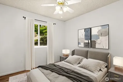 2858 32nd Avenue W Seattle WA 98199