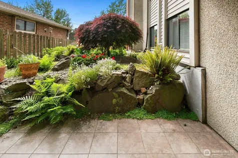 2858 32nd Avenue W Seattle WA 98199