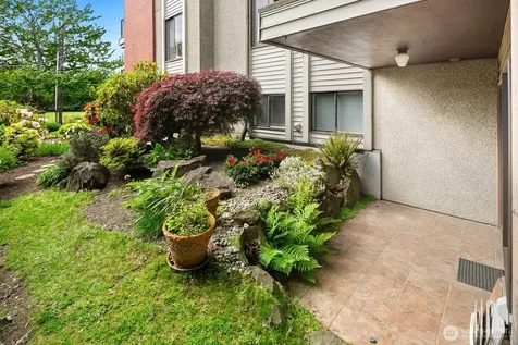 2858 32nd Avenue W Seattle WA 98199