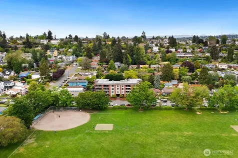 2858 32nd Avenue W Seattle WA 98199