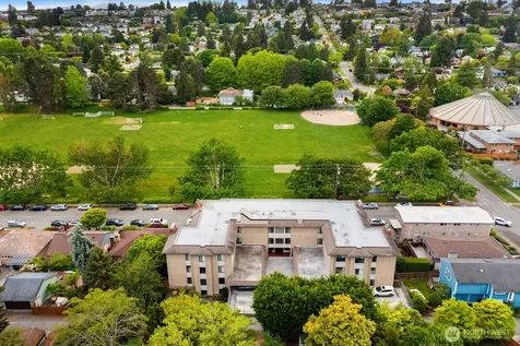 2858 32nd Avenue W Seattle WA 98199