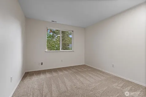 807 29th Avenue SE Puyallup WA 98374