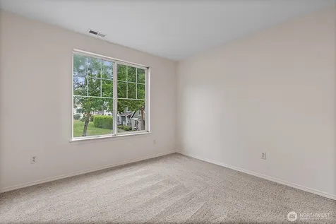 807 29th Avenue SE Puyallup WA 98374
