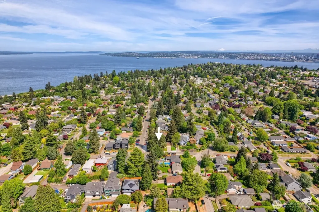 3056 50th Avenue SW Seattle WA 98116