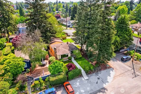 3056 50th Avenue SW Seattle WA 98116