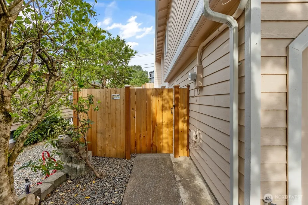 5016 26th Avenue SW Seattle WA 98106