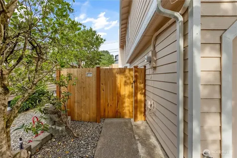 5016 26th Avenue SW Seattle WA 98106