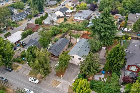 5016 26th Avenue SW Seattle WA 98106
