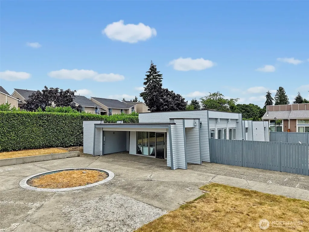 25209 108th Avenue SE Kent WA 98030