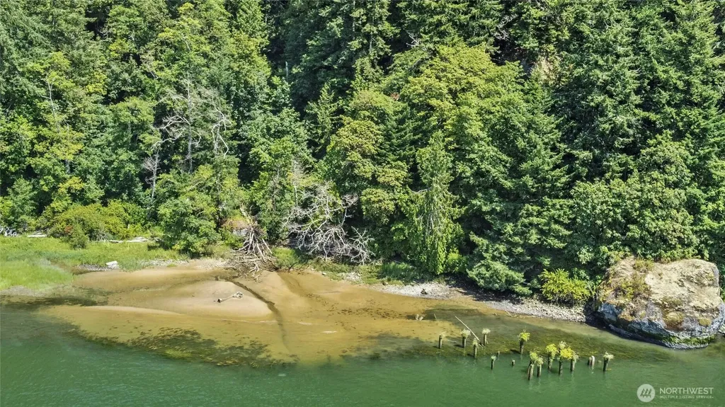 26 Riverview East Road Cathlamet WA 98612