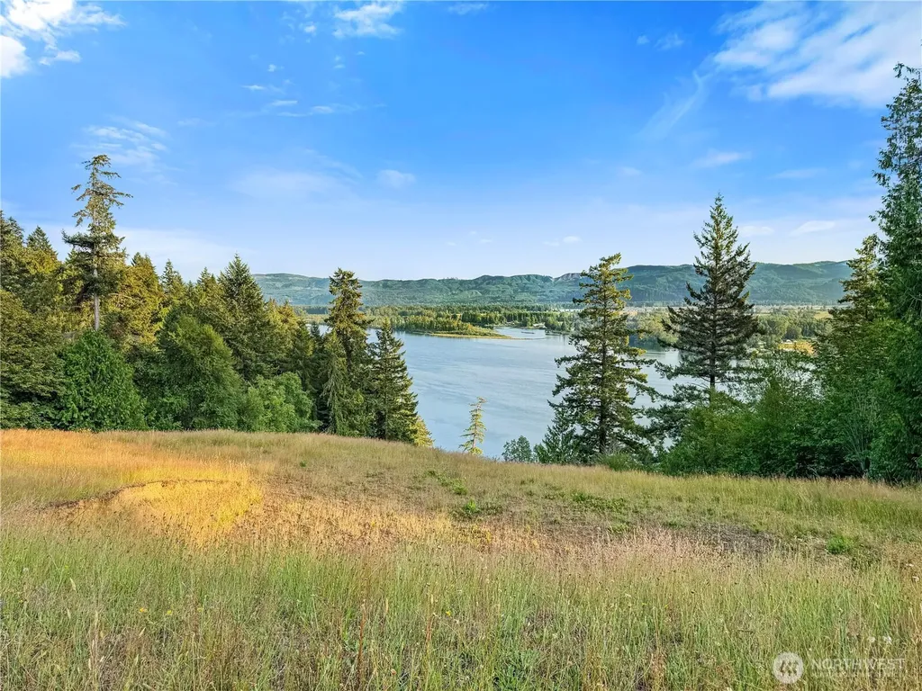 26 Riverview East Road Cathlamet WA 98612