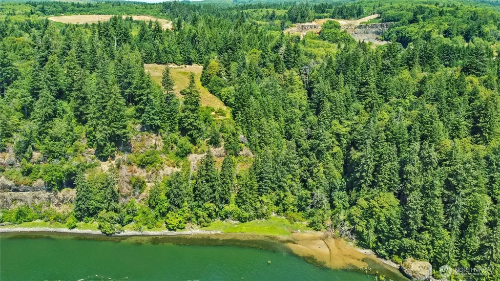 26 Riverview East Road Cathlamet WA 98612