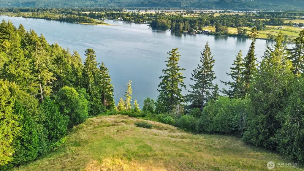 26 Riverview East Road Cathlamet WA 98612