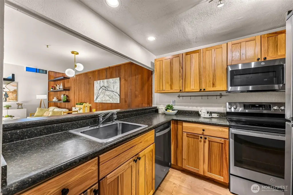 6742 137th Avenue NE Redmond WA 98052