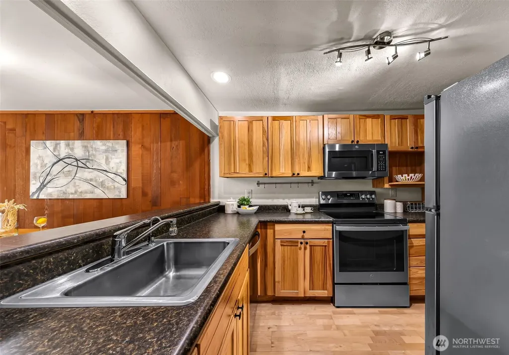 6742 137th Avenue NE Redmond WA 98052