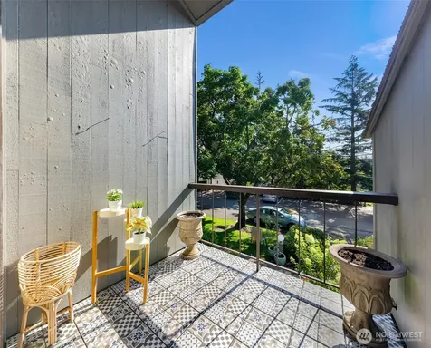 6742 137th Avenue NE Redmond WA 98052