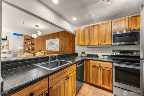6742 137th Avenue NE Redmond WA 98052