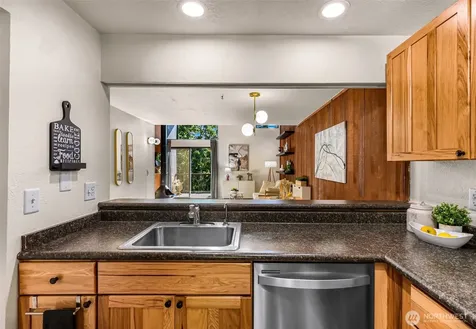 6742 137th Avenue NE Redmond WA 98052