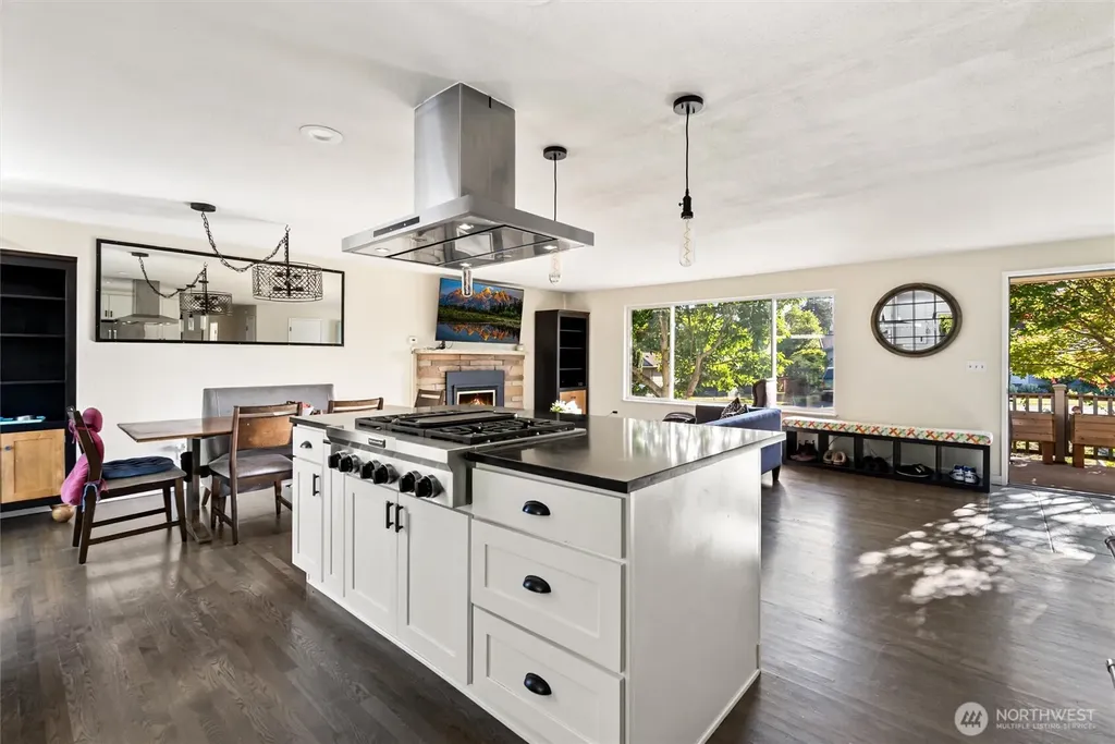 21903 82nd Place W Edmonds WA 98026