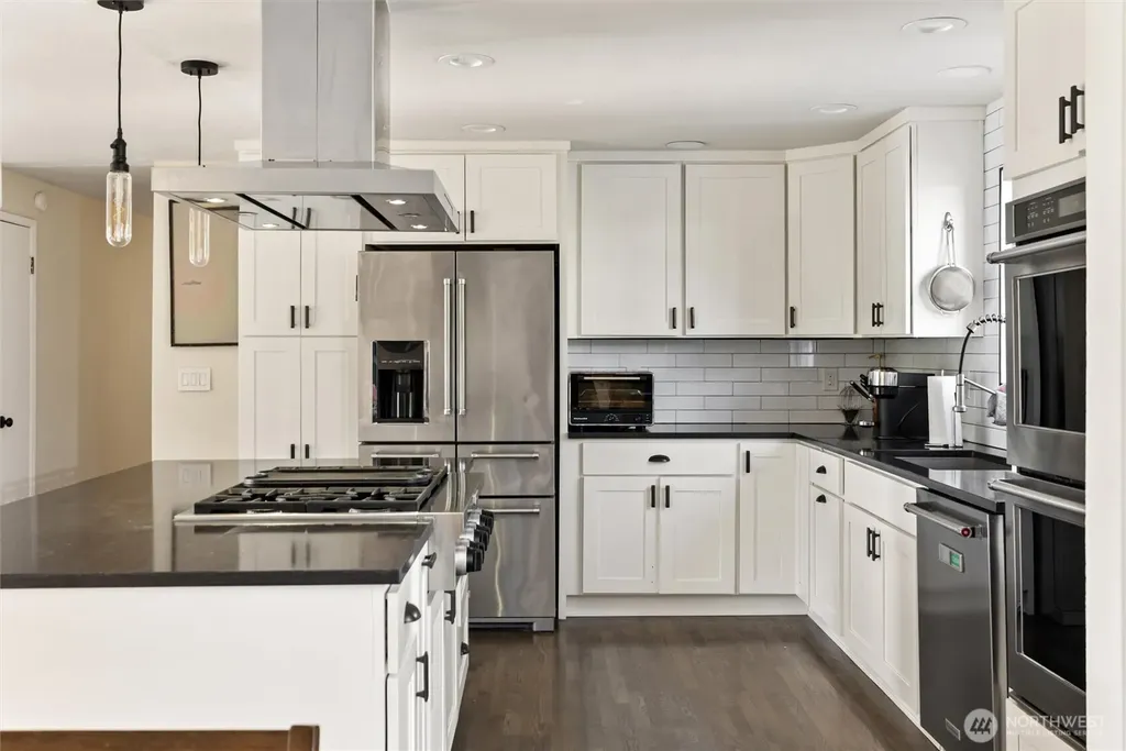 21903 82nd Place W Edmonds WA 98026