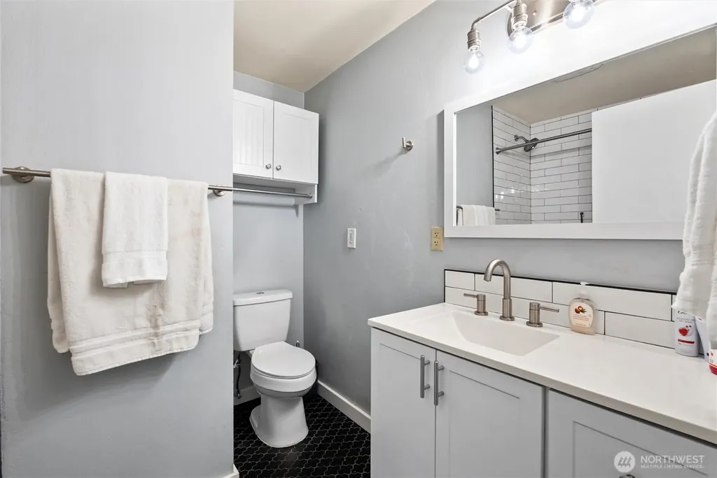21903 82nd Place W Edmonds WA 98026