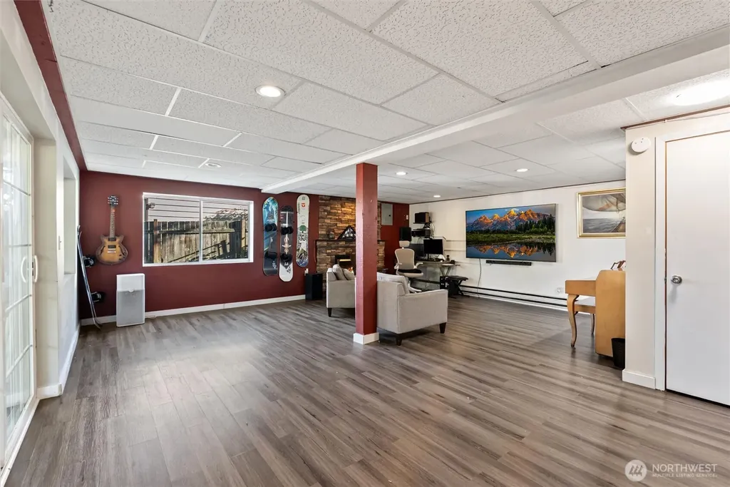 21903 82nd Place W Edmonds WA 98026