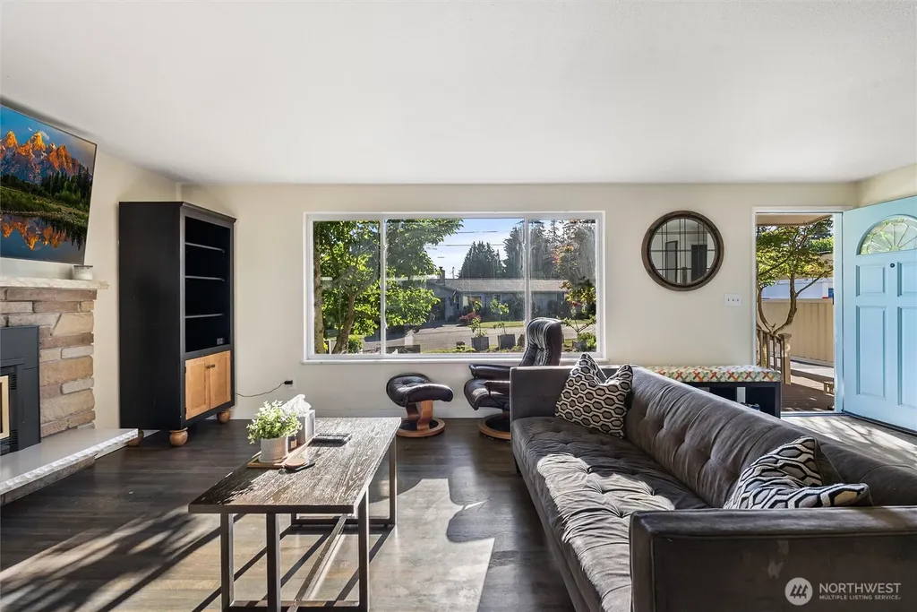 21903 82nd Place W Edmonds WA 98026