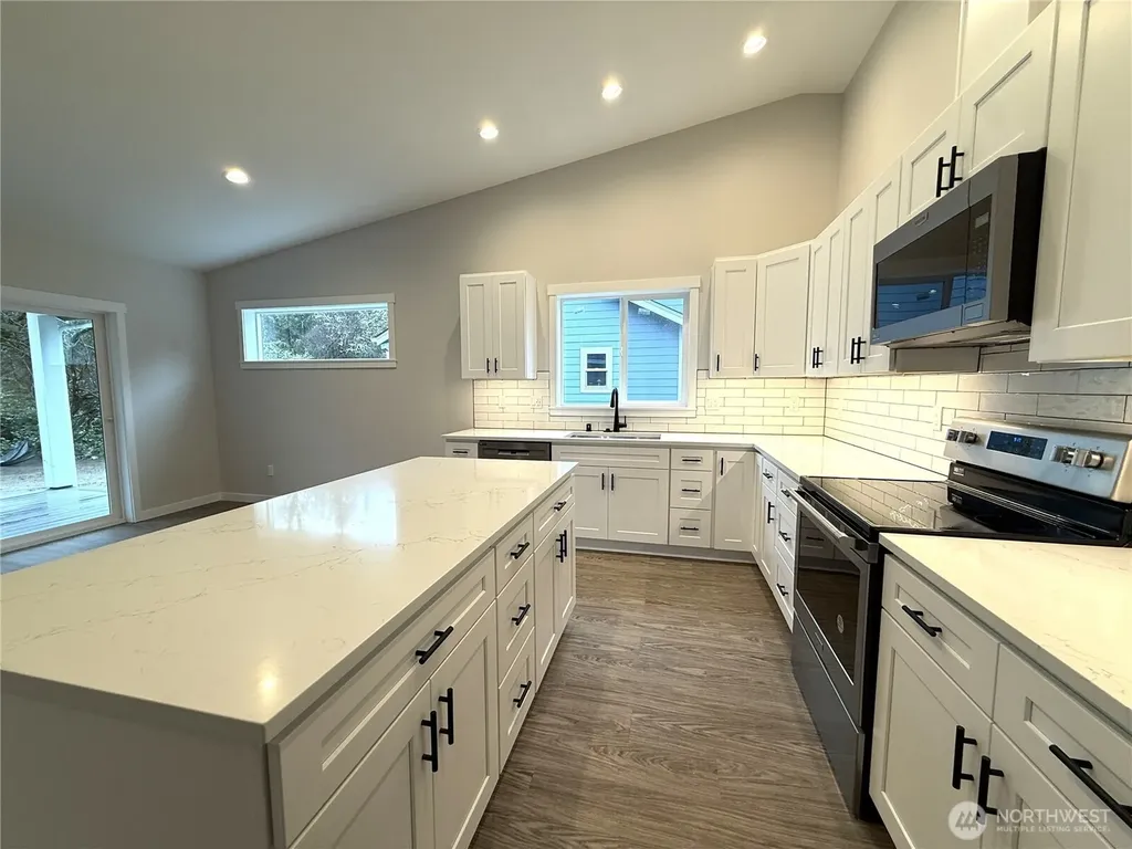 393 Sextans Avenue SW Ocean Shores WA 98569