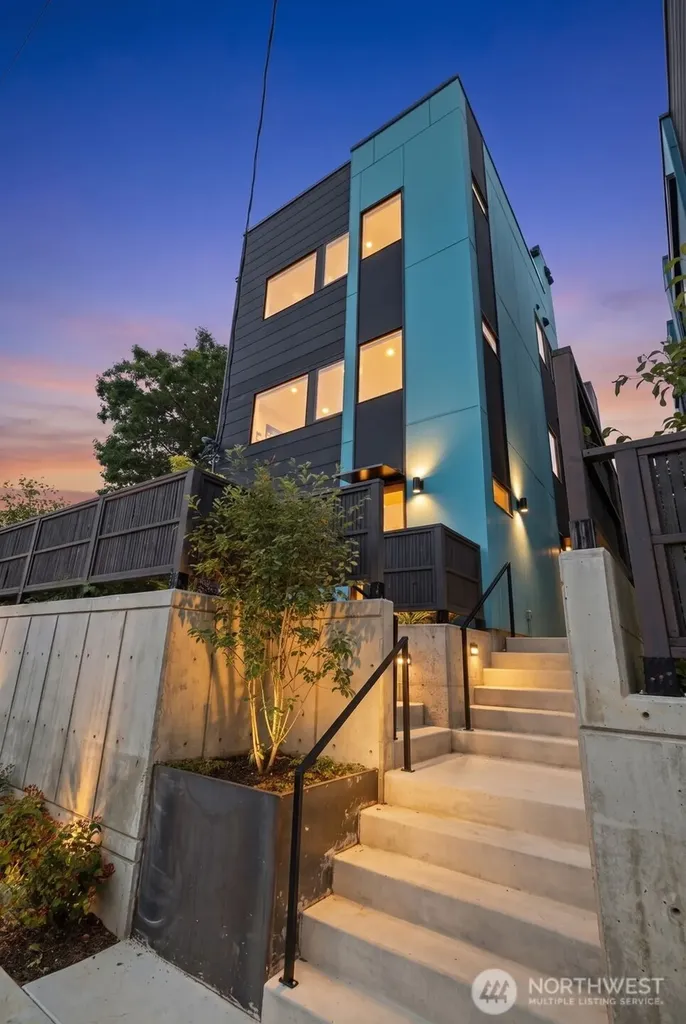 4521 35th Avenue S Seattle WA 98118