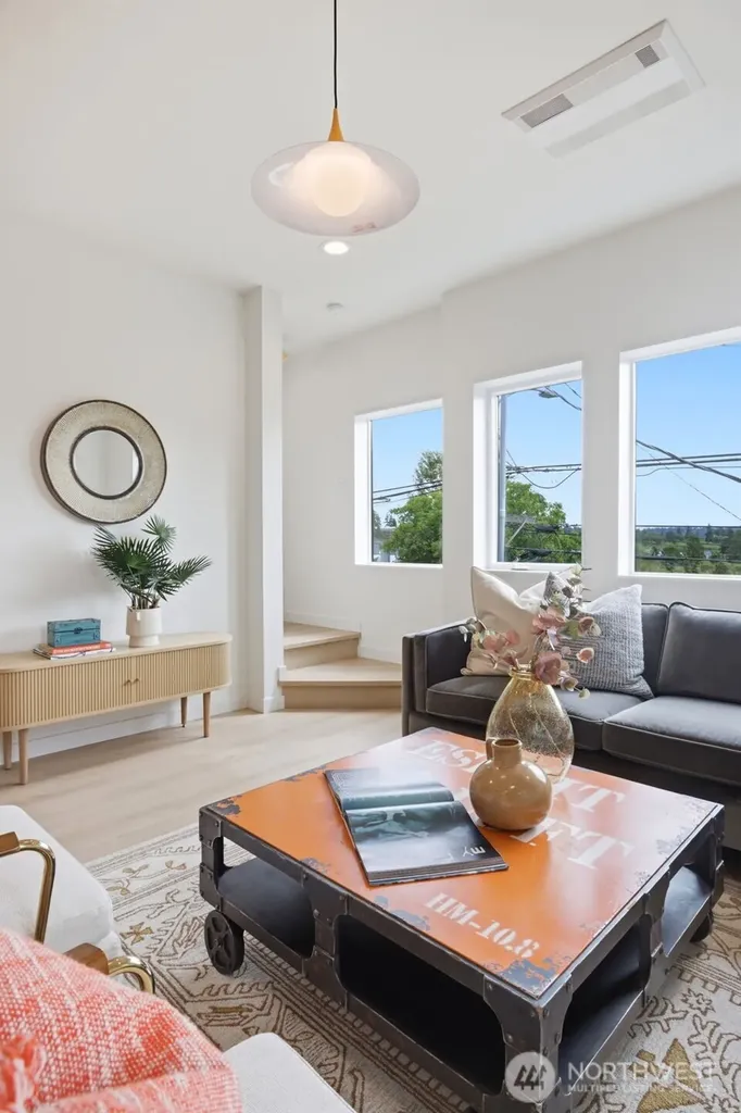 4521 35th Avenue S Seattle WA 98118