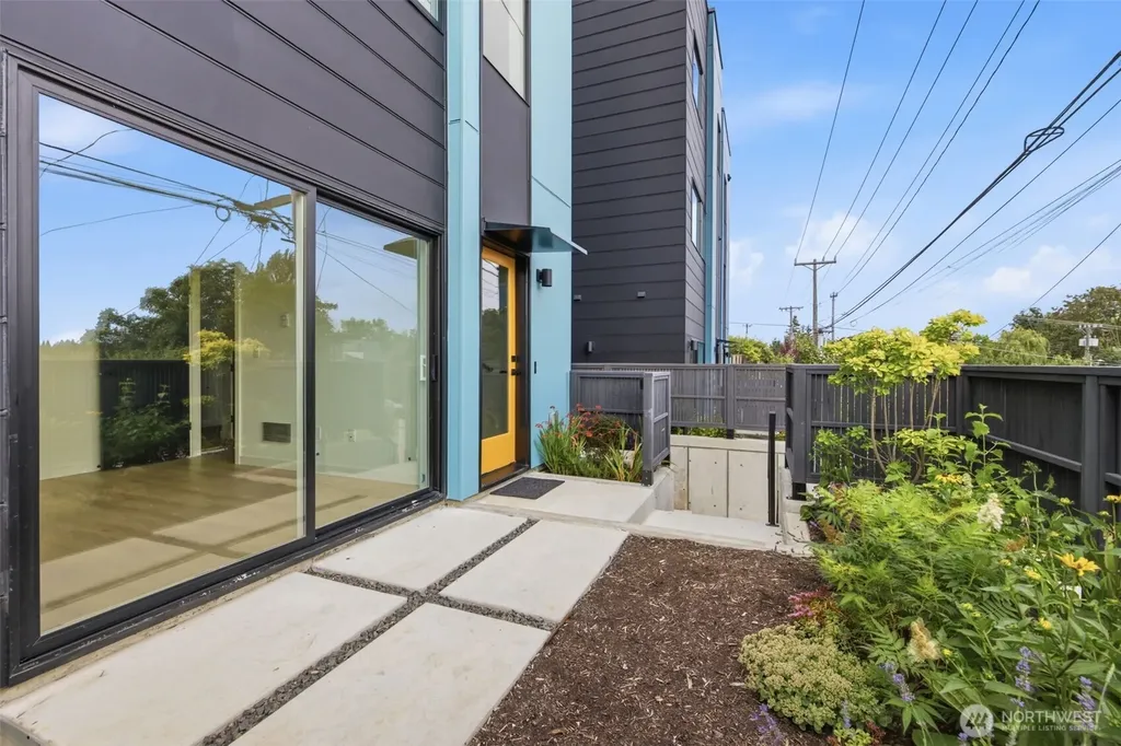4521 35th Avenue S Seattle WA 98118