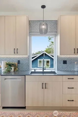 4521 35th Avenue S Seattle WA 98118