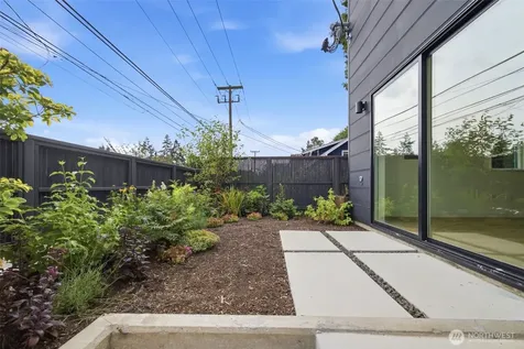 4521 35th Avenue S Seattle WA 98118