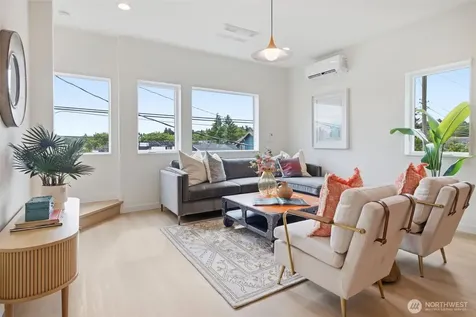 4521 35th Avenue S Seattle WA 98118