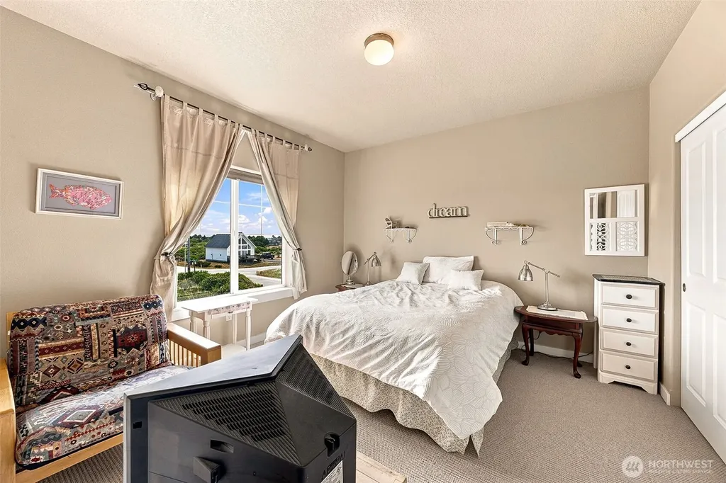 598 Marine View Drive SW Ocean Shores WA 98569