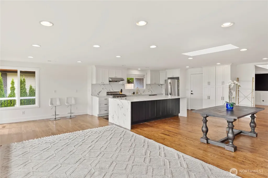 516 172nd Place NE Bellevue WA 98008