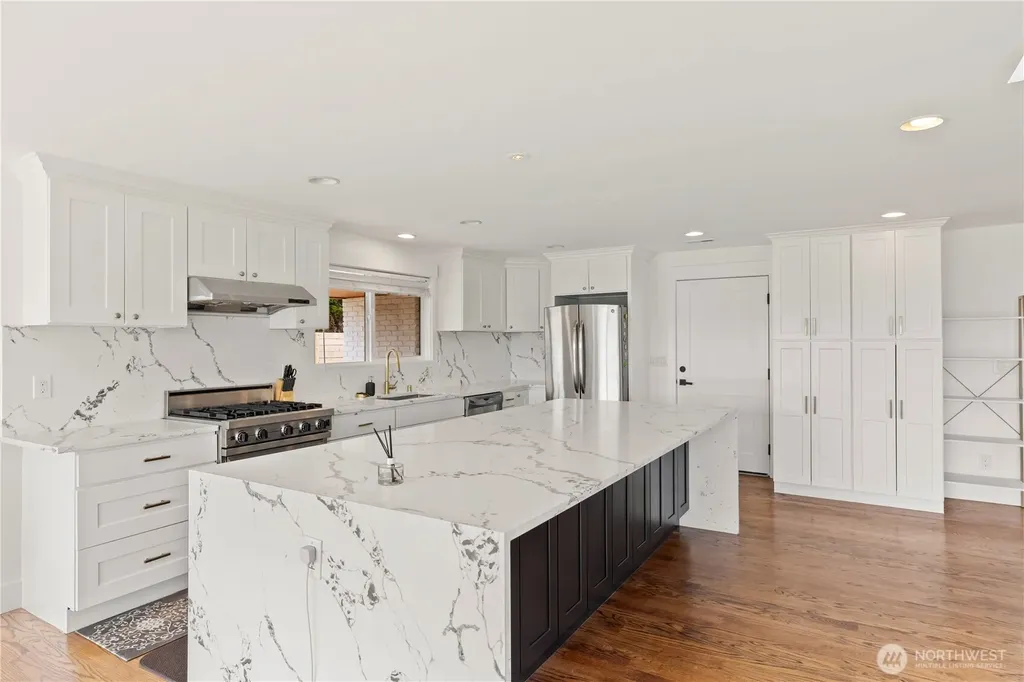 516 172nd Place NE Bellevue WA 98008