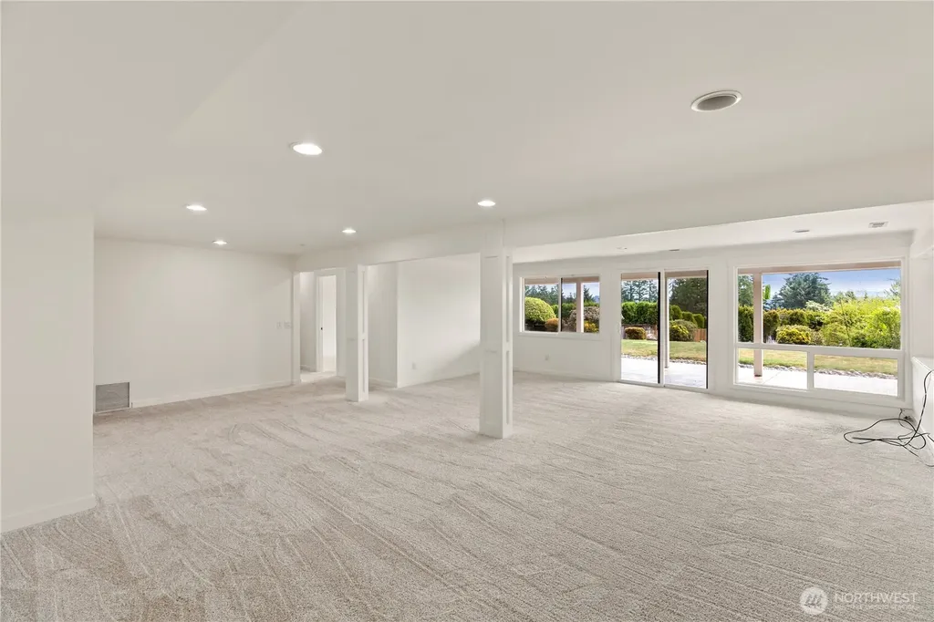 516 172nd Place NE Bellevue WA 98008