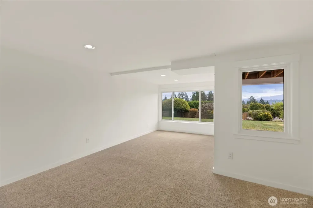 516 172nd Place NE Bellevue WA 98008